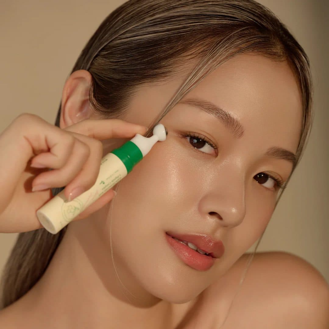 سرم دور چشم ضد چروک و روشن کننده اکسیس وای مدل Vegan Collagen حجم 10 میلی لیتر — تصویر ۷