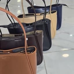 کیف زنانه ساده چرم دو بندی — تصویر ۲