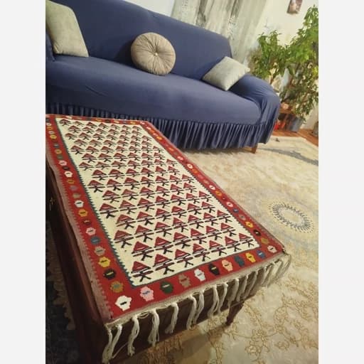 گلیم دستباف عنبران ،در طرحهاواندازه های مختلف،پادری ،ریر لیوانی،رو میزی،از پشم ونخ اکرولیک ،بافته شده در اندازه و سایزها
