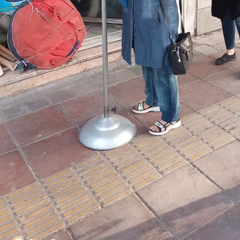 چتر باغی هشت ضلعی برزنتی 2 متری مناسب آفتاب مدل رنگی — تصویر ۳