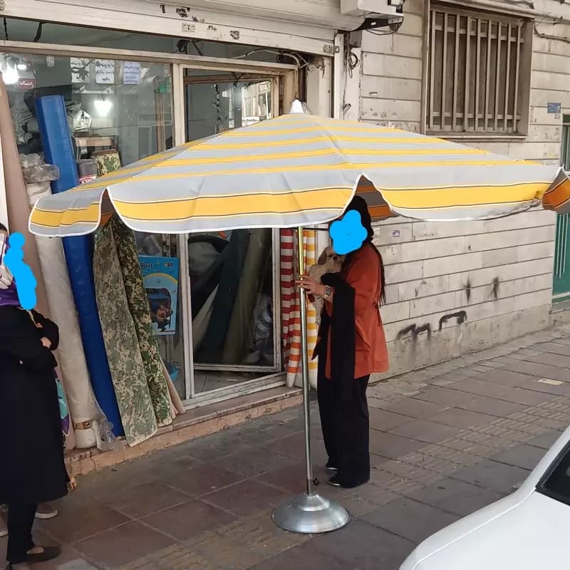 چتر سایبان تاشو قطر 250 سانت از جنس برزنت نانو ضد آب با کفی و لوله آهنی — تصویر ۳