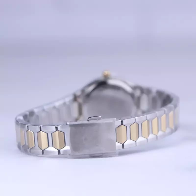 ساعت مچی عقربه ای ویتوریا زنانه فلزی نقره ای طلایی 3393/4 — تصویر ۳