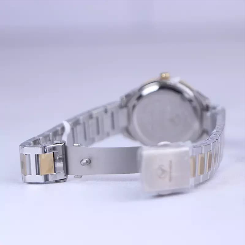 ساعت مچی ویتوریا زنانه فلزی نقره ای طلایی صفحه گرد VT 3391/1 — تصویر ۲