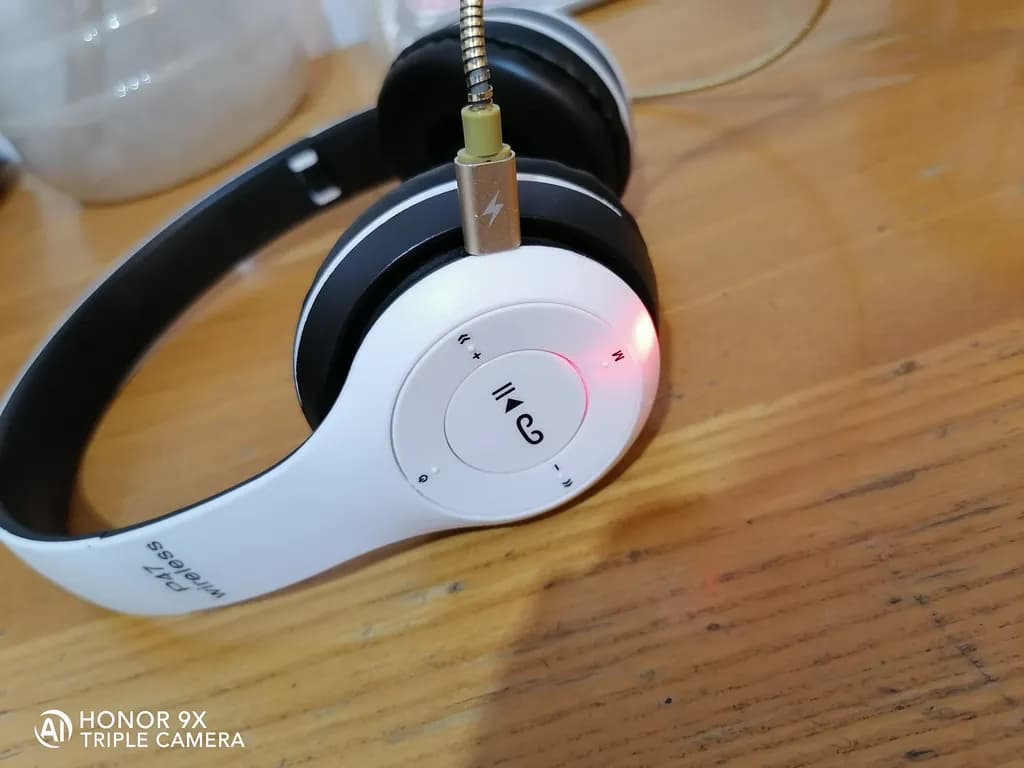 هدفون بلوتوثی مدل P47 بدون قابلیت نویز کنسلینگ، درگاه شارژ Micro USB، دارای شیار کارت حافظهم کدk20876 — تصویر ۵