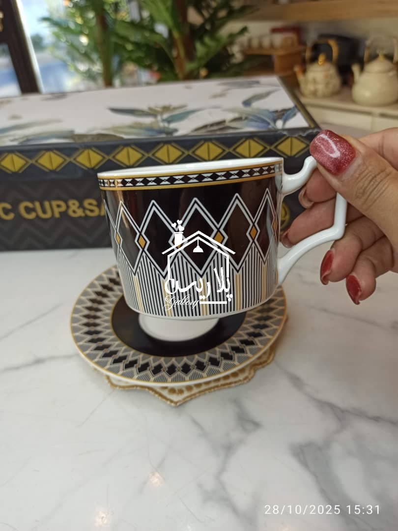 فنجان چایخوری بن چاینا برند ونتی(VENTI) طرح1 مشکی 41170