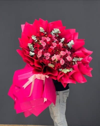 از کجا می‌توانم دسته گل خاص برای روز عشق تهیه کنم؟