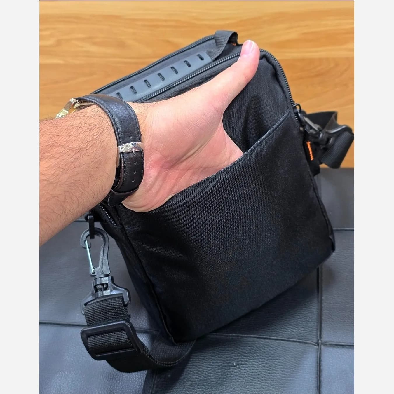 کیف دوشی دستی اسپرت پارچه ای ضد آب راریسم کد 2206 — تصویر ۳