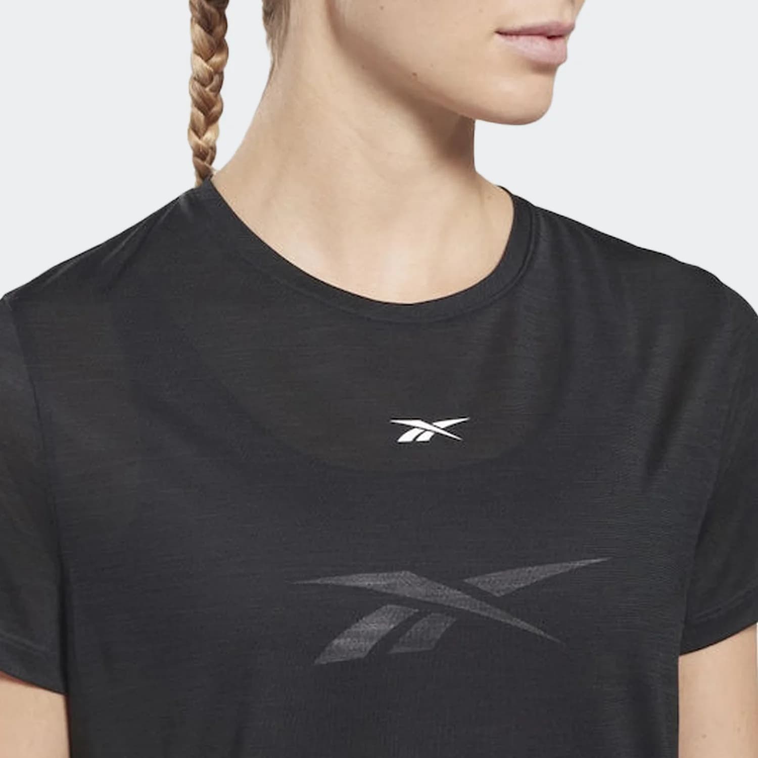 تیشرت زنانه ریباک مدل Workout Ready Activchill Women’s T-shirt — تصویر ۴