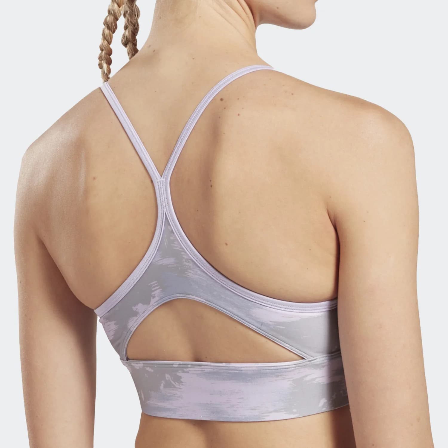 نیم تنه زنانه ریباک مدل Purple Workout Ready Camo Print Bra — تصویر ۲