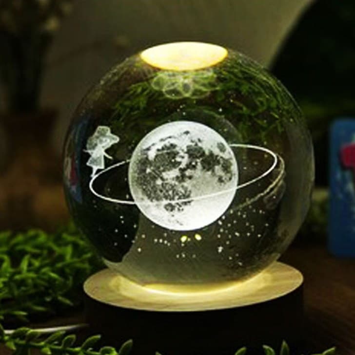 گوی کریستال مدل دختر و ماه سایز بزرگ ، گوی کریستالی — تصویر ۲