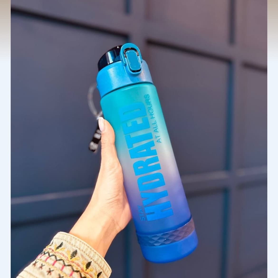 قمقمه ورزشی دورنگ HYDRATED حجم 900 میل — تصویر ۵