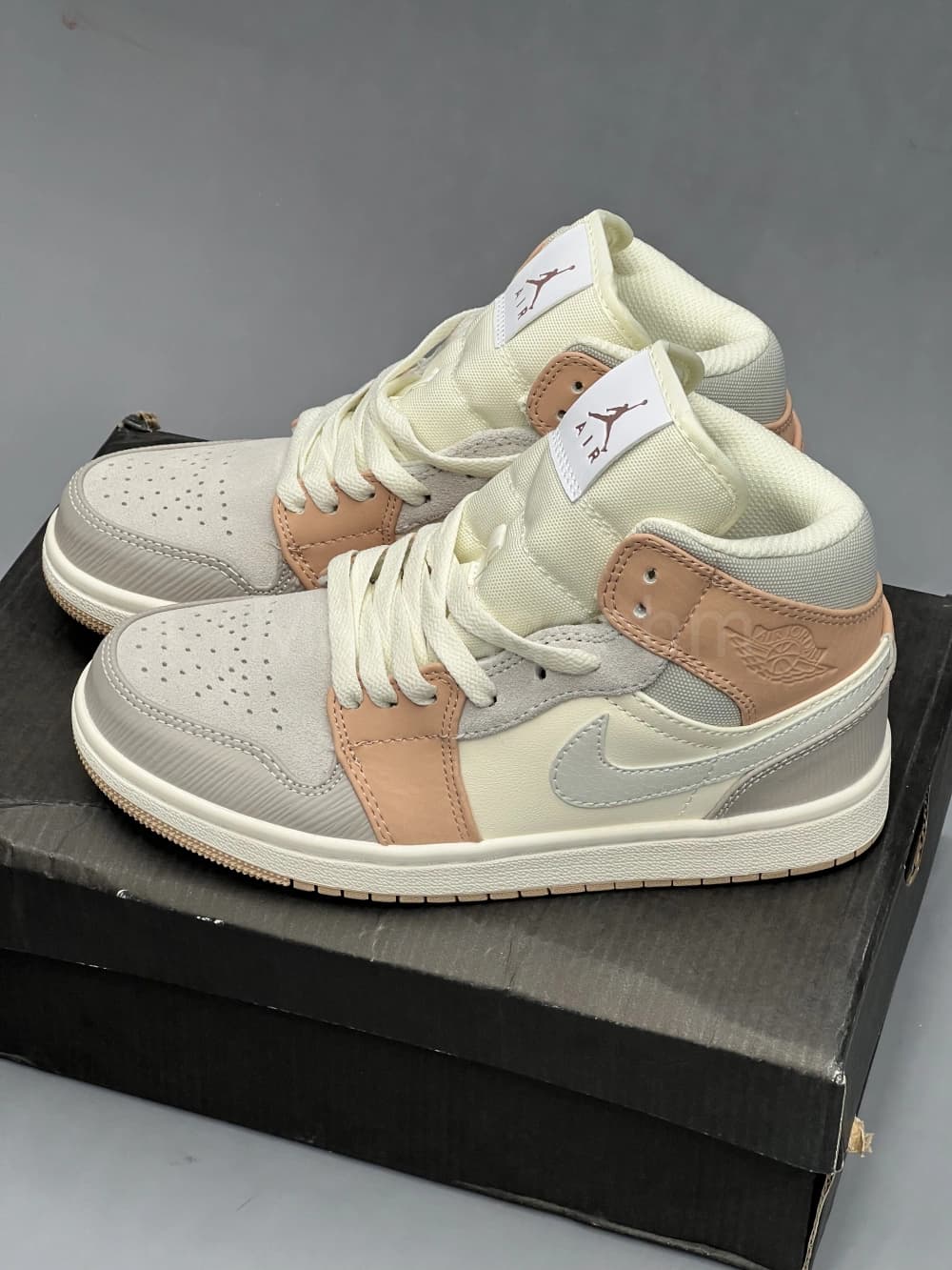 کتونی نایک جردن وان ساقدار میلان کرمی Jordan 1 mid Milan — تصویر ۳