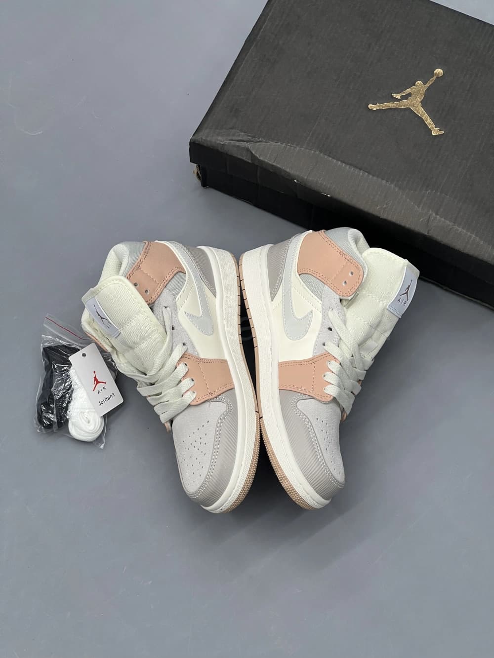 کتونی نایک جردن وان ساقدار میلان کرمی Jordan 1 mid Milan — تصویر ۲