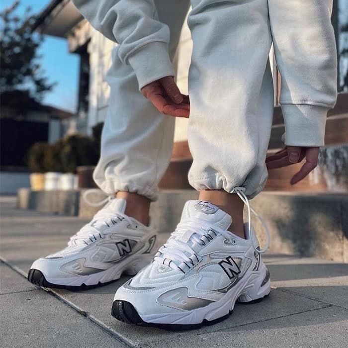کتونی نیوبالانس 725 سفید New Balance — تصویر ۳