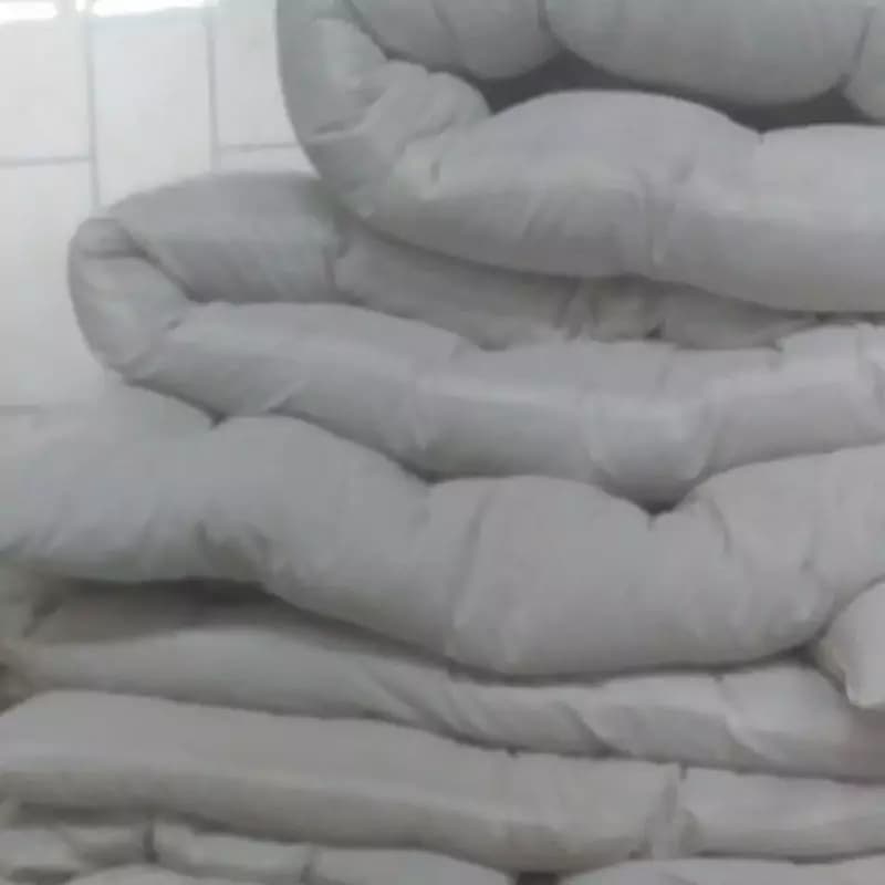 تشک خواب پشم گوسفند درجه یک در ابعاد 195 در 95 با وزن پنج کیلویی