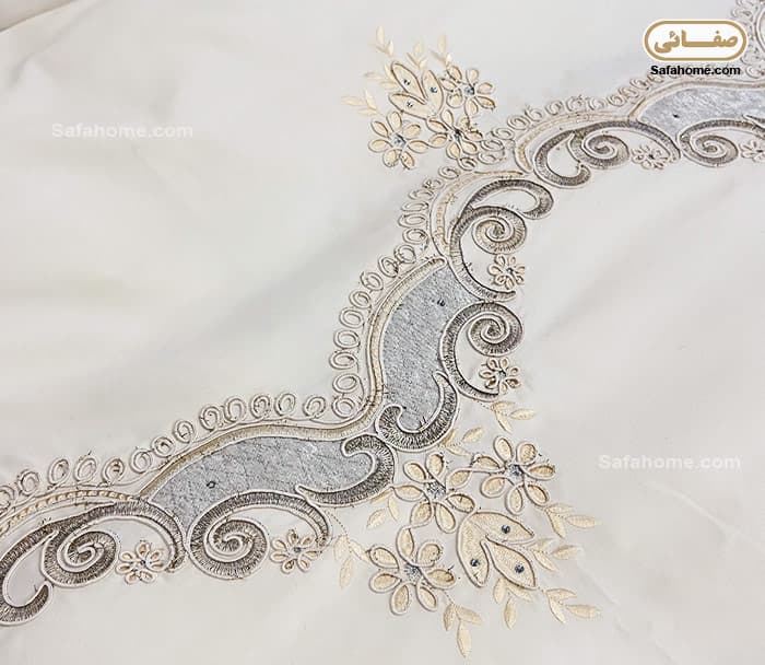 روتختی دو نفره عروس لوکس طرح مخمل پتینه گلاریس بژ طلایی — تصویر ۵