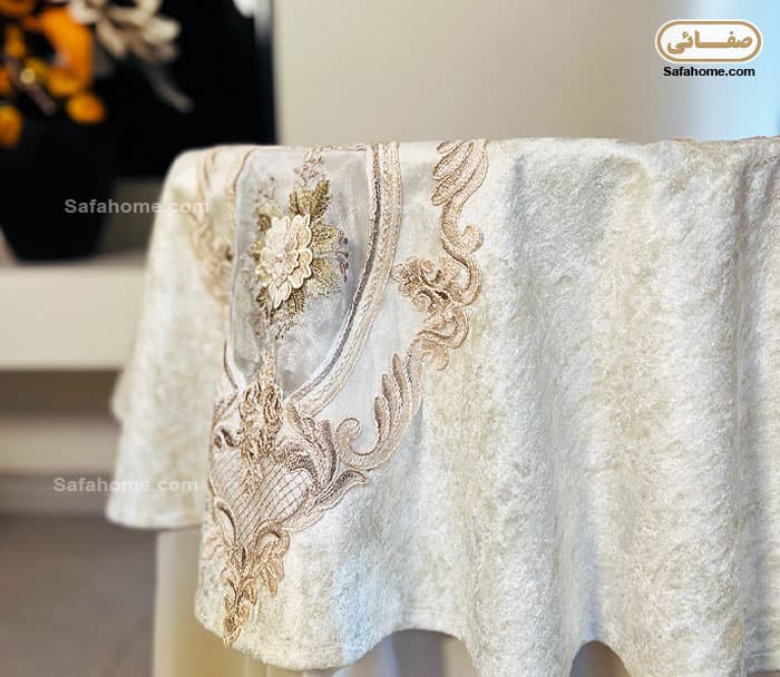 رومیزی گرد مخمل گل برجسته دایان شیری قطر 100 — تصویر ۲