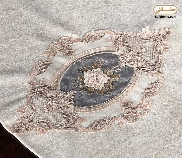 رومیزی گرد مخمل گل برجسته دایان شیری قطر 100 — تصویر ۶