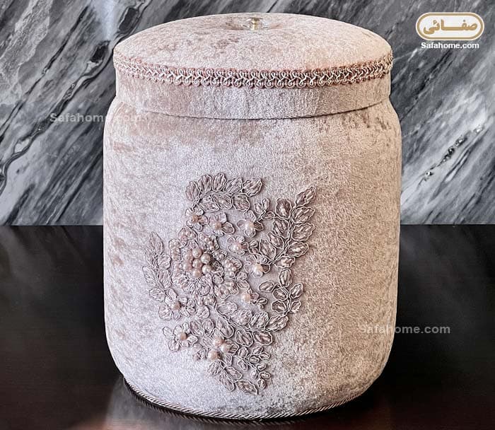 سرویس صندوقچه مخمل 7 تکه طرح گیپور برجسته لارسیا نسکافه ای — تصویر ۸