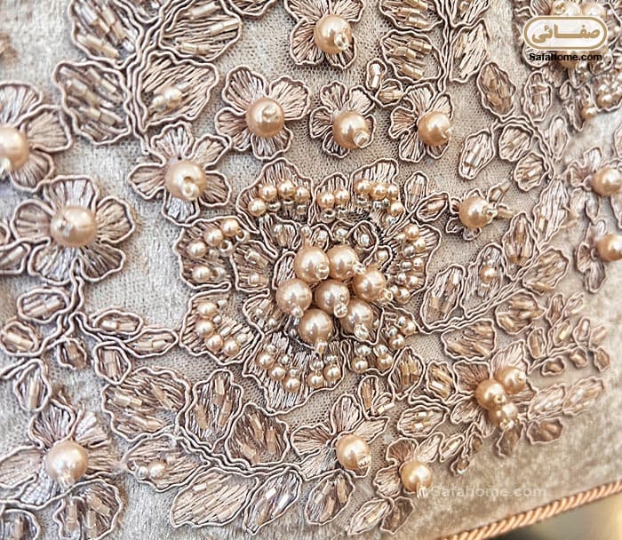 سرویس صندوقچه مخمل 7 تکه طرح گیپور برجسته لارسیا نسکافه ای — تصویر ۴