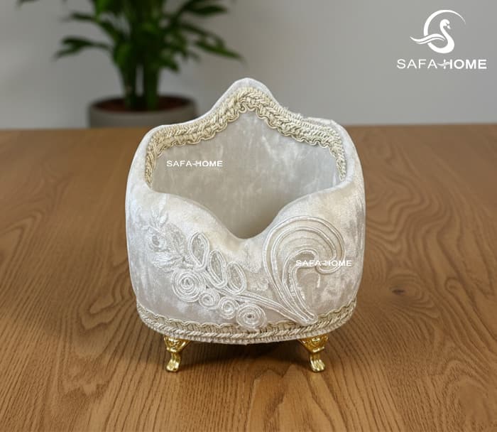 جابرسی مخمل گل برجسته شیری مدل آمور