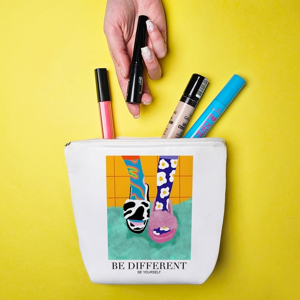 کیف لوازم آرایش Be Different Be Yourself — تصویر ۴