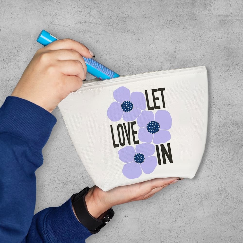 کیف لوازم آرایش Let Love In — تصویر ۲