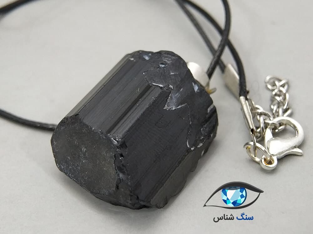 آویز سنگ تورمالین سیاه طبیعی 16.5 گرم — تصویر ۴