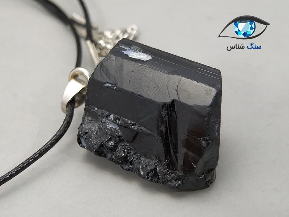 آویز سنگ تورمالین سیاه طبیعی 16.5 گرم — تصویر ۳