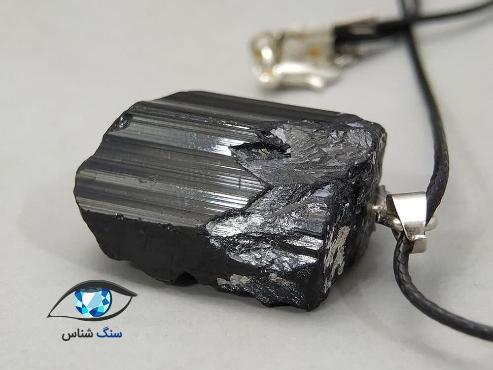 آویز سنگ تورمالین سیاه طبیعی 16.5 گرم — تصویر ۲