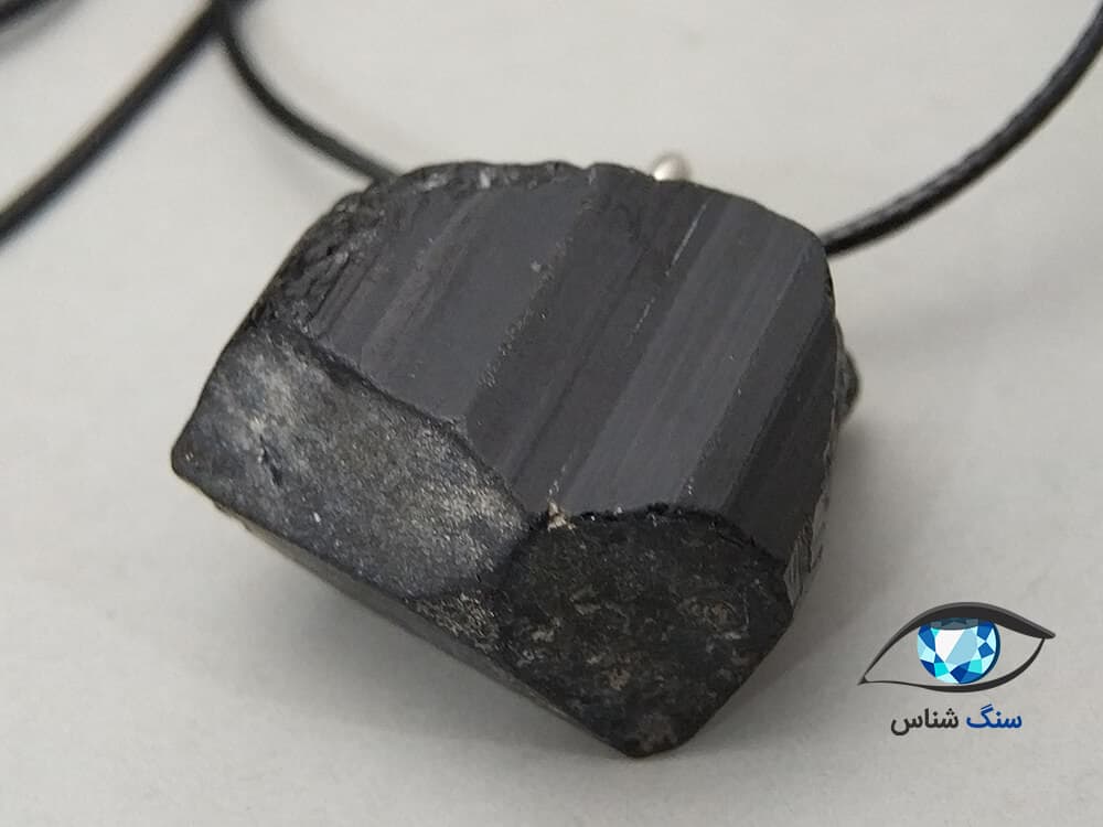 آویز سنگ تورمالین سیاه (شورل) 18.5 گرم — تصویر ۴