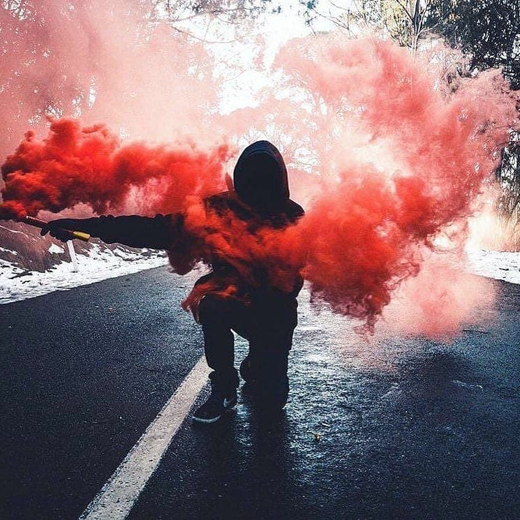 دود رنگی دستی نارنجی — تصویر ۴