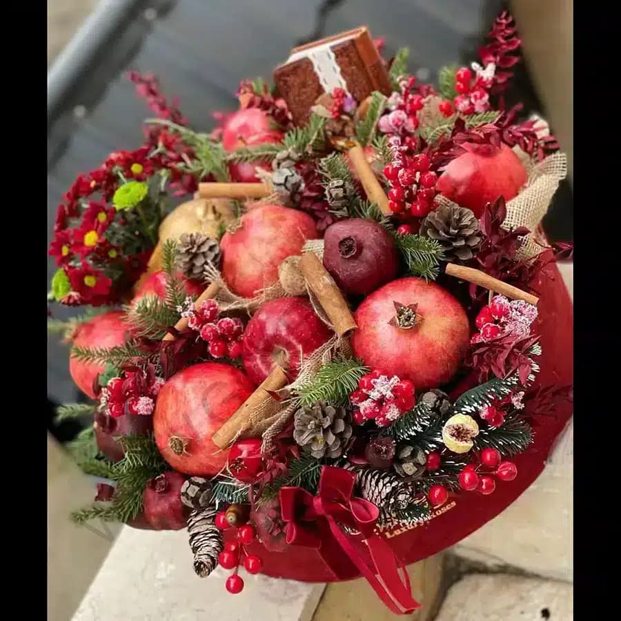 باکس گل و میوه لعیا