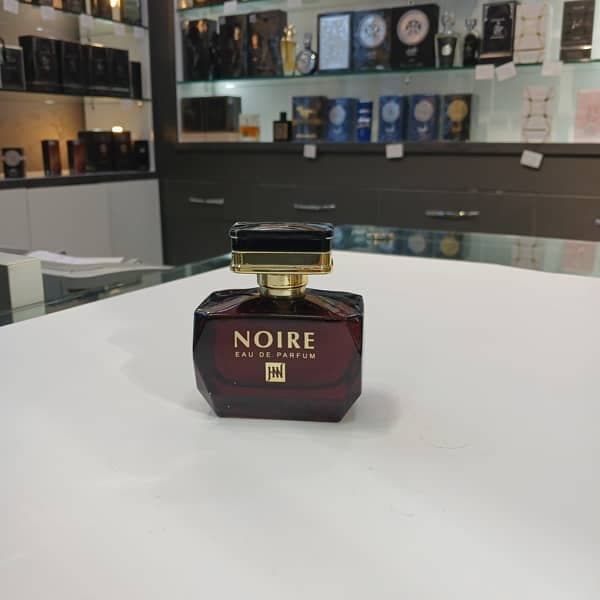 عطر ادکلن ورساچه کریستال نویر جانوین جکوینز نویر — تصویر ۵