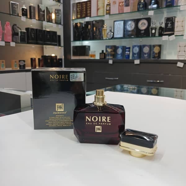 عطر ادکلن ورساچه کریستال نویر جانوین جکوینز نویر — تصویر ۳