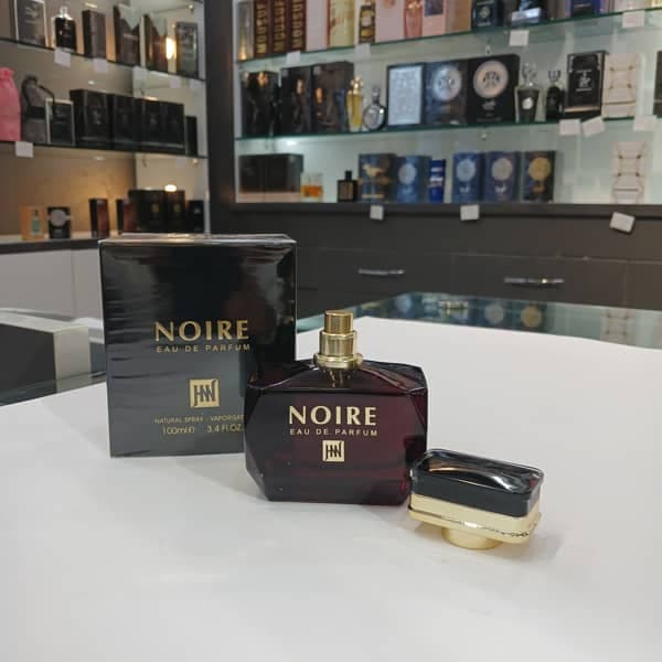 عطر ادکلن ورساچه کریستال نویر جانوین جکوینز نویر — تصویر ۲