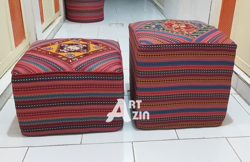 پاف زیر پایی کوتاه مبل راحتی سنتی رویه فرش ماشینی کد: 2-410 — تصویر ۲