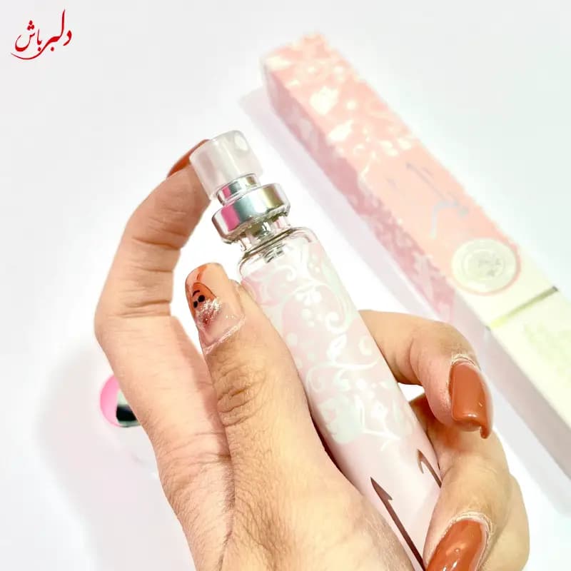 ادکلن قلمی یارا مدل ارض الزعفران — تصویر ۲