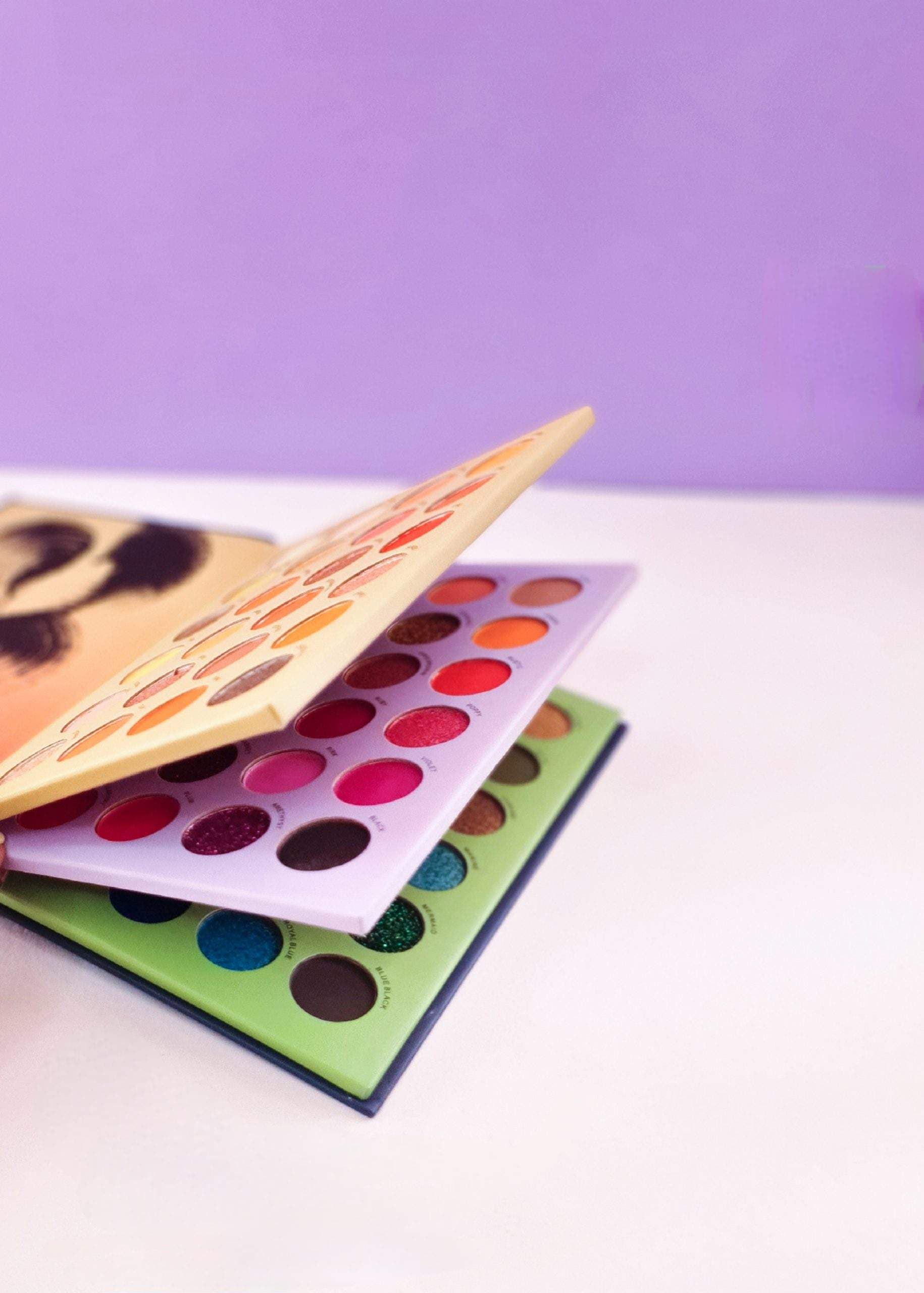 سایه کتابی