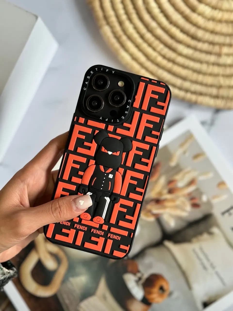 قاب FENDI سیلیکونی برجسته (کدC1475) — تصویر ۴