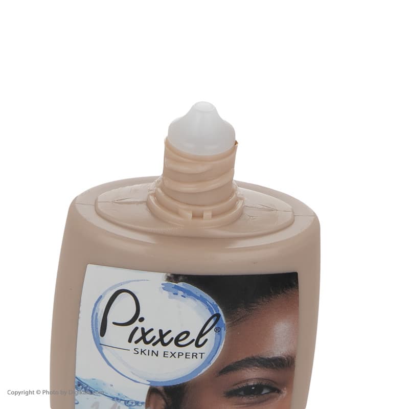 کرم ضد آفتاب رنگی پیکسل، 50 SPF، مدل GOLDEN BEIGE، مناسب پوست نرمال، خشک و حساس تنالیته رنگ تیره و حجم 50 میلیلیتر، محافظت کننده در برابر اشعه UVA و UVB، ضد حساسیت، +++ PA، آبرسان، با ماندگاری 2 ساعت — تصویر ۳