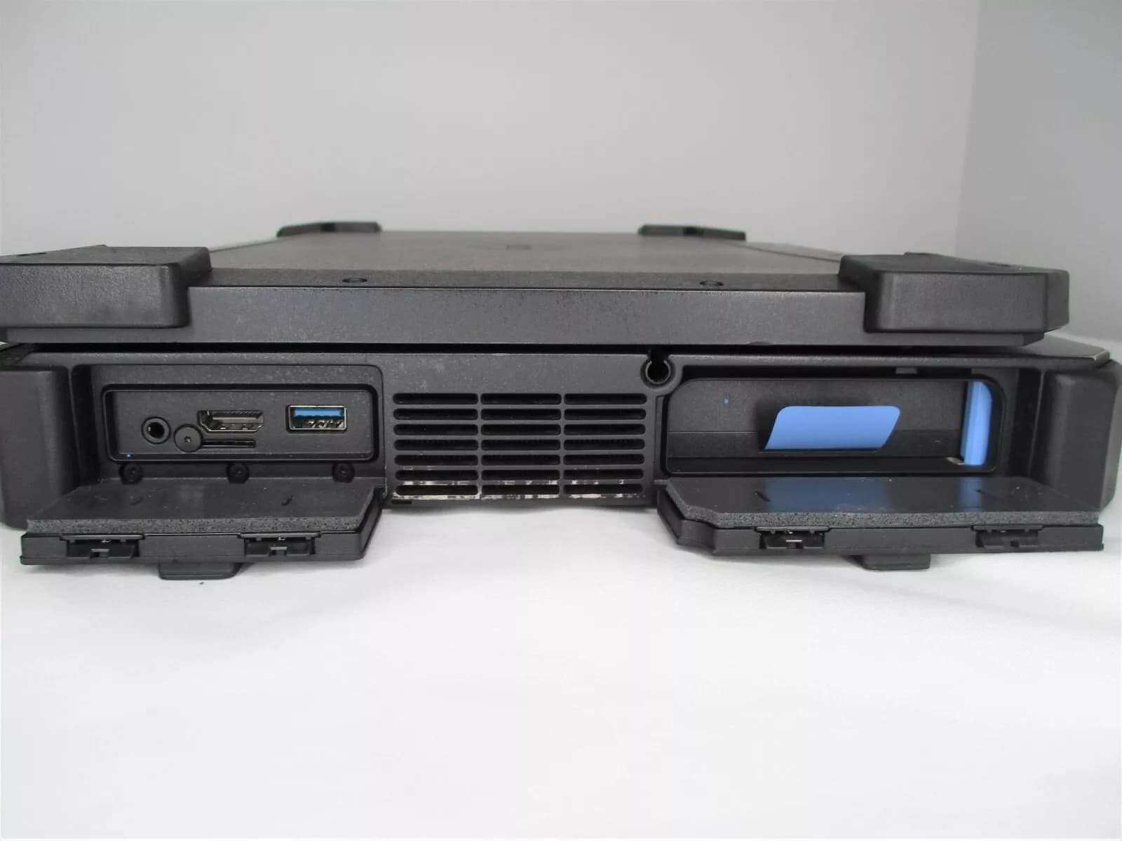 لپ تاپ استوک نظامی صنعتی Dell 7414 Rugged Extreme (لمسی) — تصویر ۲