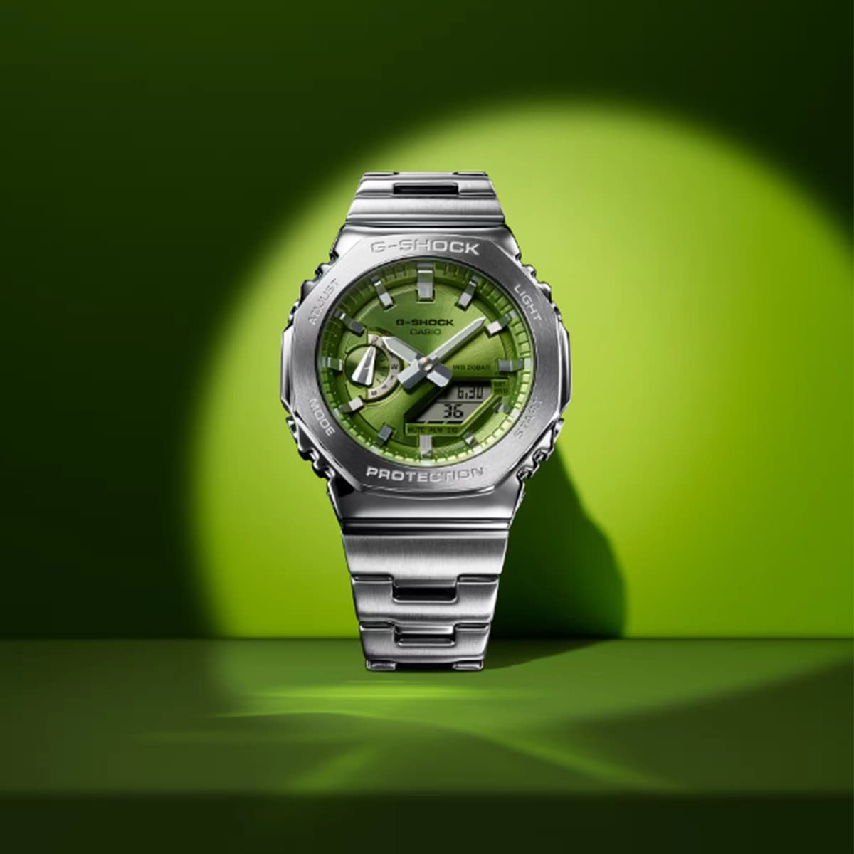 ساعت مچی جی شاک مدل G-Shock GM-2110D-3ADR — تصویر ۵