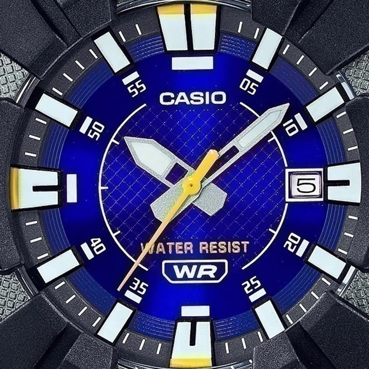 ساعت مچی مردانه کاسیو مدل Casio MW-610H-2AVDF — تصویر ۶