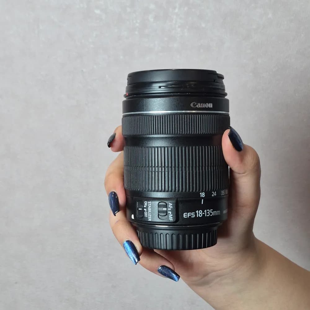 لنز کانن Canon EF-S 18-135mm IS STM دست دوم — تصویر ۲