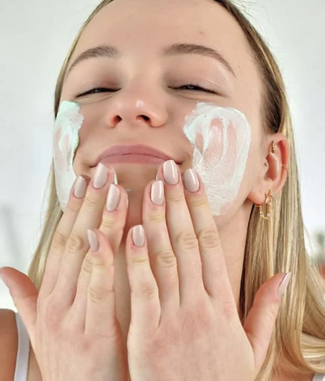 ماسک صورت آبرسان و اسکراب اولودرم مدل آلوئه ورا 150میل — تصویر ۳