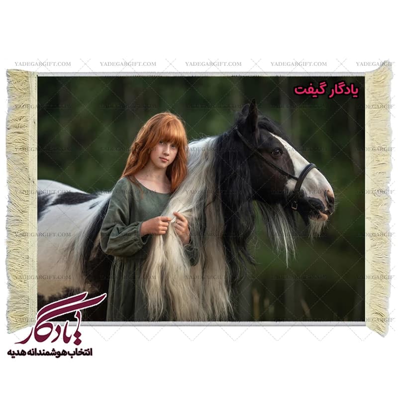 تابلو فرش ماشینی طرح دوشیزه دست در یال کد d12