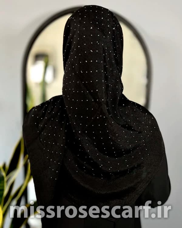 روسری مشکی مجلسی نگین دار — تصویر ۳