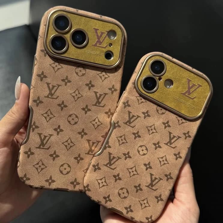قاب LV mocha (آیفون) — تصویر ۳