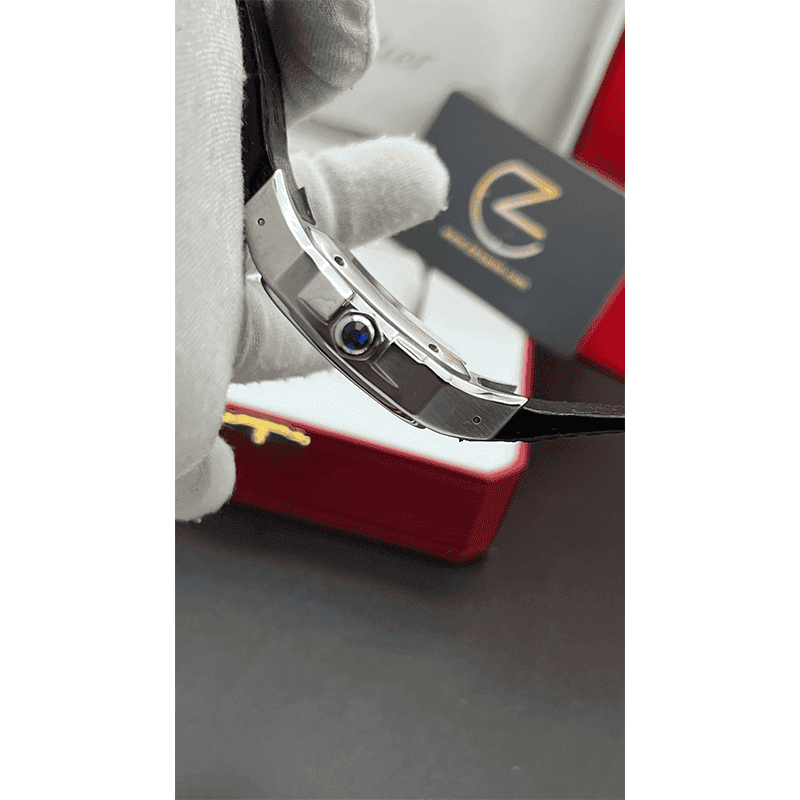 ساعت مچی کارتیر سانتوز (تک و ست) سیلور صفحه مشکی Cartier Santos Silver White Screen — تصویر ۴